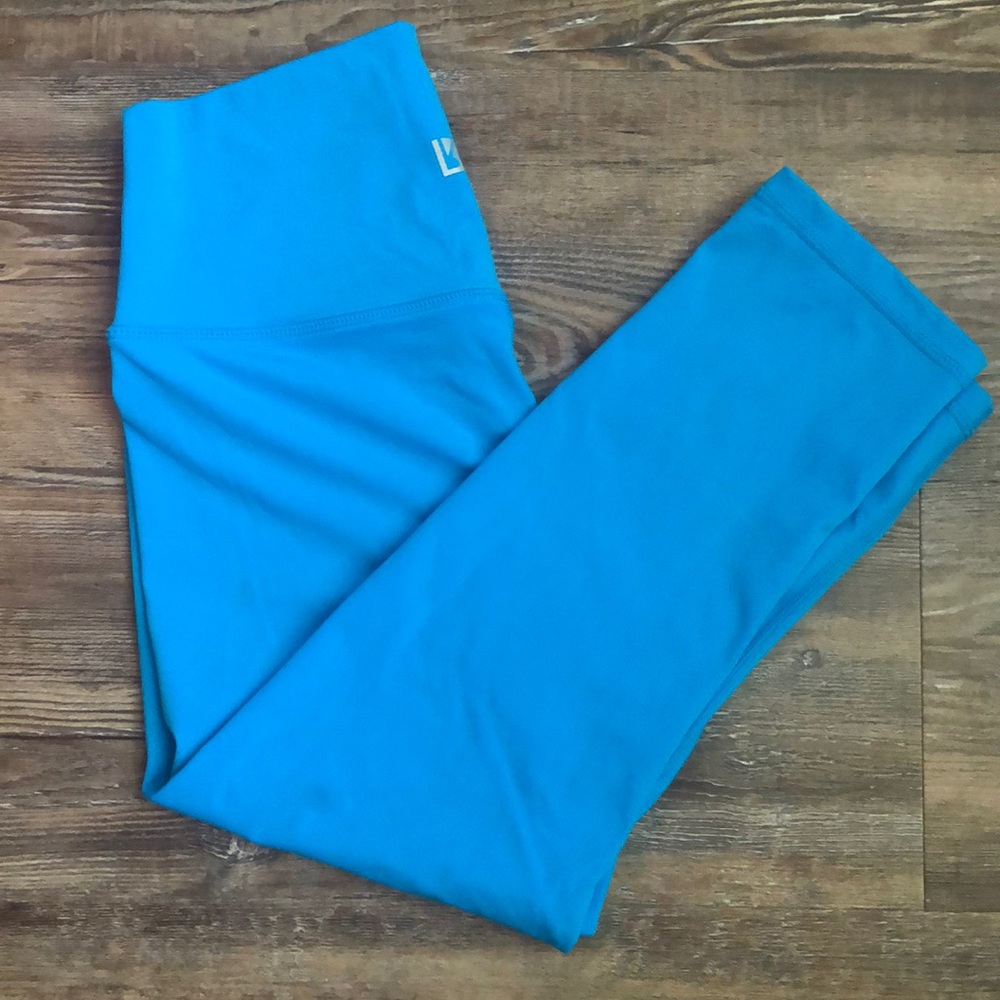 Buff Bunny Live Capris